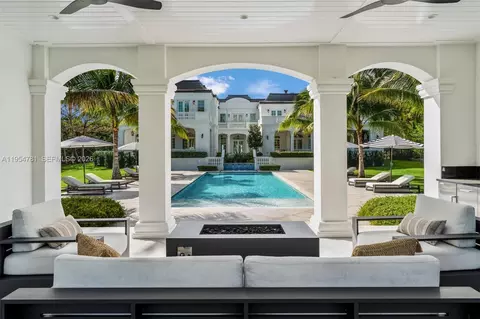 Exterior - 13291 Old Cutler Rd, Pinecrest, FL 33156 photo 4 of 11