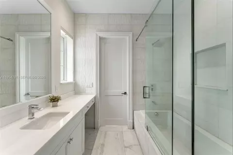 Bath - 13291 Old Cutler Rd, Pinecrest, FL 33156 photo 5 of 5