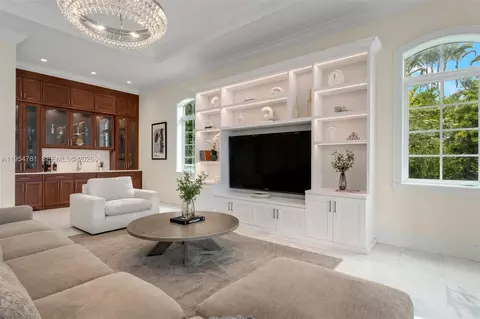 Living - 13291 Old Cutler Rd, Pinecrest, FL 33156 photo 2 of 2