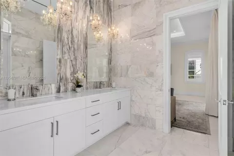 Bath - 13291 Old Cutler Rd, Pinecrest, FL 33156 photo 1 of 5