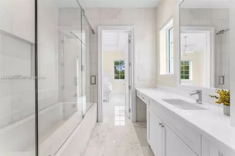 Bath - 13291 Old Cutler Rd, Pinecrest, FL 33156 photo 4 of 5