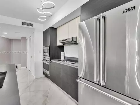 9821 E Bay Harbor Dr #302, Bay Harbor Islands, FL 33154