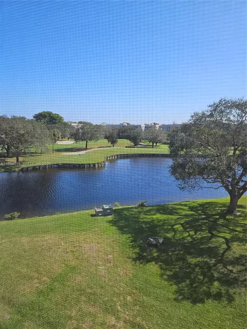 9441 Live Oak Pl #407, Davie, FL 33324
