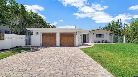1311 Pierce St, Hollywood, FL 33019