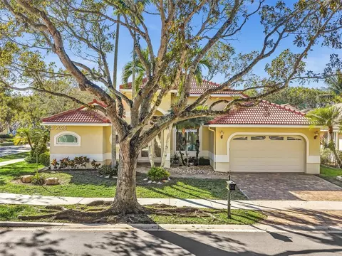 900 Spoonbill Cir, Weston, FL 33326