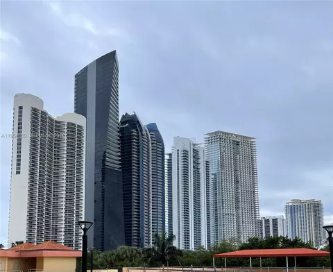 210 174th St #309, Sunny Isles Beach, FL 33160