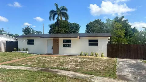 6271 Farragut St, Hollywood, FL 33024