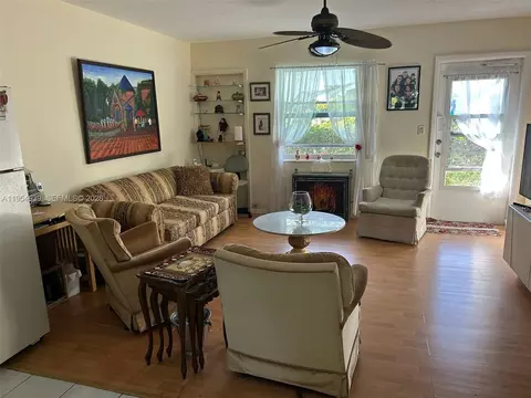 15610 NE 6th Ave #8C, Miami, FL 33162