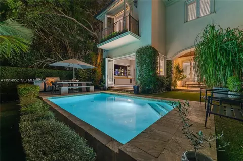 4819 University Dr, Coral Gables, FL 33146