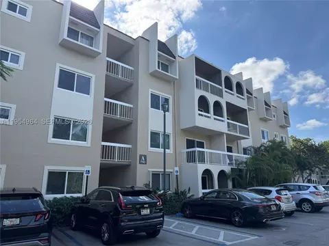 7703 Camino Real #A106, Miami, FL 33143