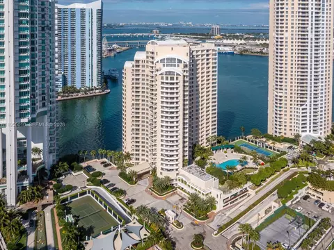 888 Brickell Key Dr #210, Miami, FL 33131
