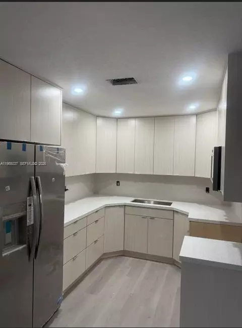 3021 W 76th St #C-201, Hialeah, FL 33018