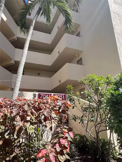 7051 Environ Blvd #332, Lauderhill, FL 33319