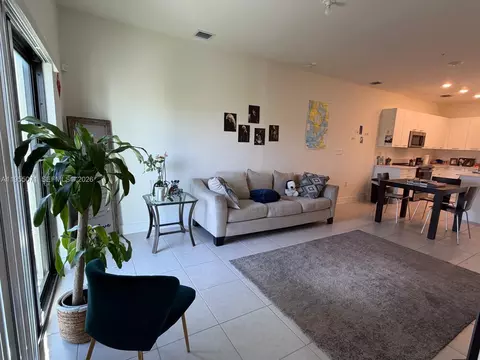8001 NW 41st St #F-310, Doral, FL 33166