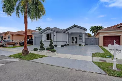 7952 NW 198th St, Hialeah, FL 33015