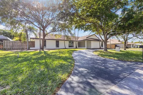 8010 SW 188th St, Cutler Bay, FL 33157