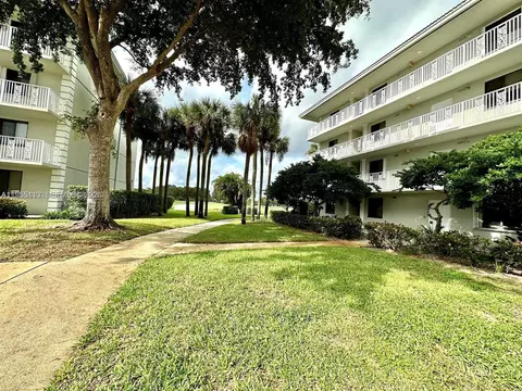 2621 Village Blvd #102, West Palm Beach, FL 33409