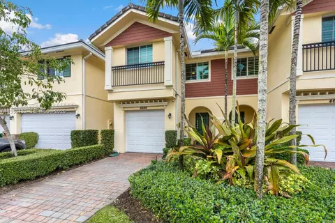4644 Windmill Ln, Davie, FL 33328