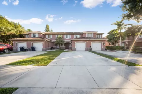16514 SW 68th Ter, Miami, FL 33193