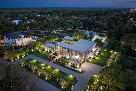 View/Area - 5900 SW 129th Ter, Pinecrest, FL 33156 photo 9 of 9