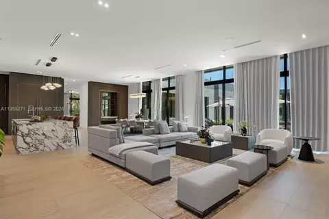 Living - 5900 SW 129th Ter, Pinecrest, FL 33156 photo 2 of 5