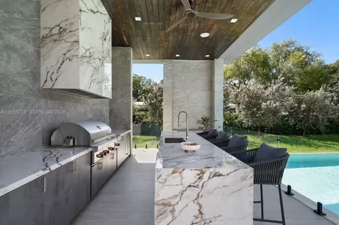 Kitchen - 5900 SW 129th Ter, Pinecrest, FL 33156 photo 1 of 7