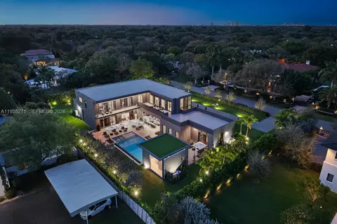 View/Area - 5900 SW 129th Ter, Pinecrest, FL 33156 photo 7 of 9