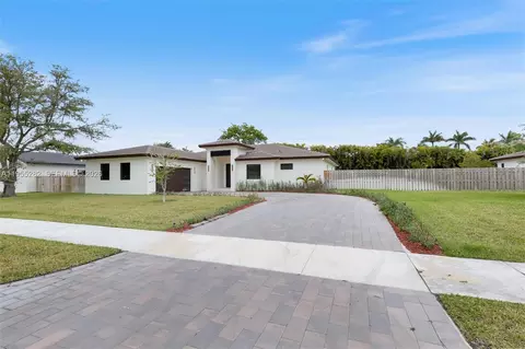 8221 SW 193rd Ter, Cutler Bay, FL 33157
