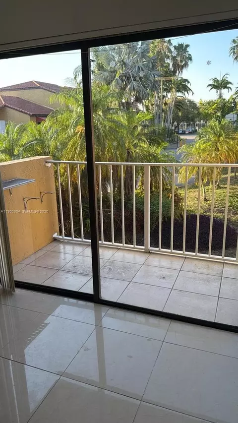 15620 SW 80th St #H-203, Miami, FL 33193