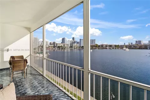 2200 Diana Dr #205, Hallandale Beach, FL 33009