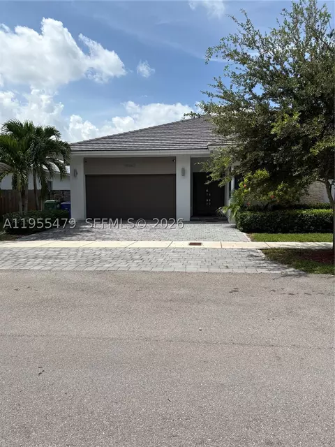 15062 SW 177th Ter, Miami, FL 33187