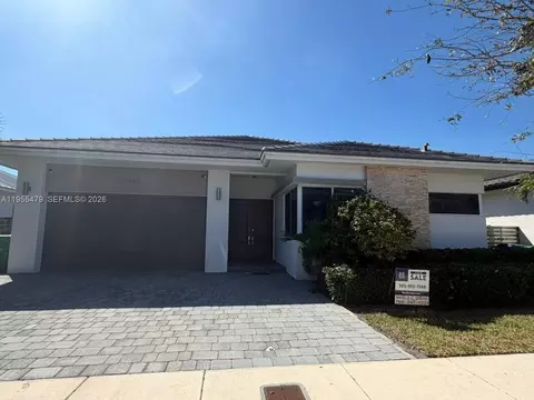 15062 SW 177th Ter, Miami, FL 33187