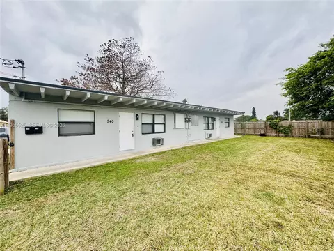 536 SW 6th Ter, Homestead, FL 33030