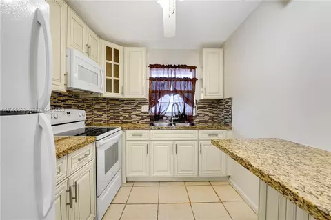 1200 Tallwood Ave #308, Hollywood, FL 33021