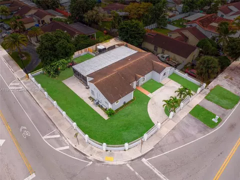 19897 NW 62nd Ave, Hialeah, FL 33015