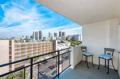 401 Golden Isles Dr #902, Hallandale Beach, FL 33009