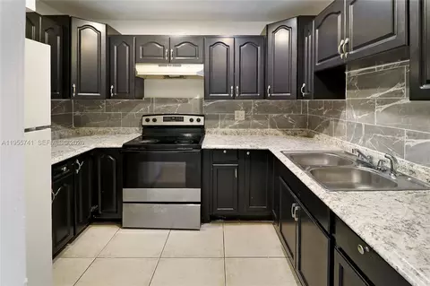 5975 NW 25th Ct #213, Sunrise, FL 33313