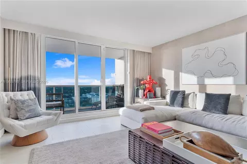 102 24th St #1427, Miami Beach, FL 33139