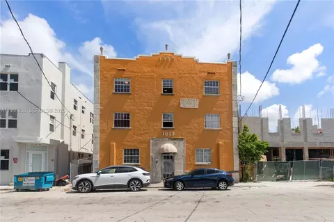 1043 NW 2nd St #9, Miami, FL 33128