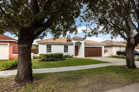 15963 SW 99th Ln, Miami, FL 33196