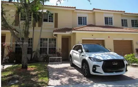 3195 NW 31st Ter, Oakland Park, FL 33309
