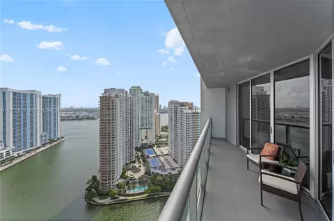 495 Brickell Ave #3208, Miami, FL 33131