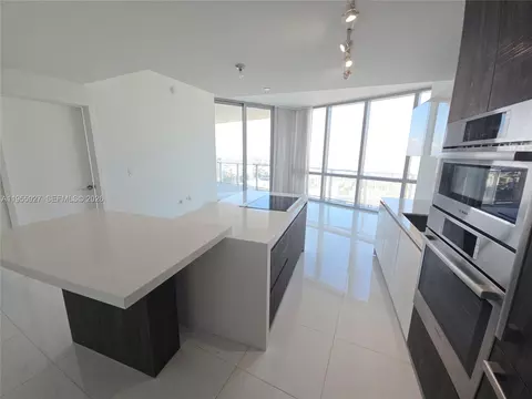 851 NE 1st Ave #4604, Miami, FL 33132