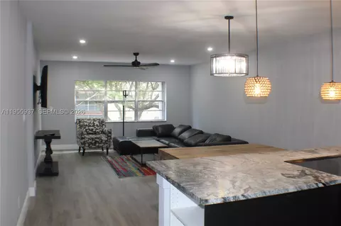 6731 Cypress Rd #205, Plantation, FL 33317