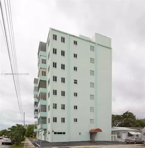 1700 Pierce St #204, Hollywood, FL 33020