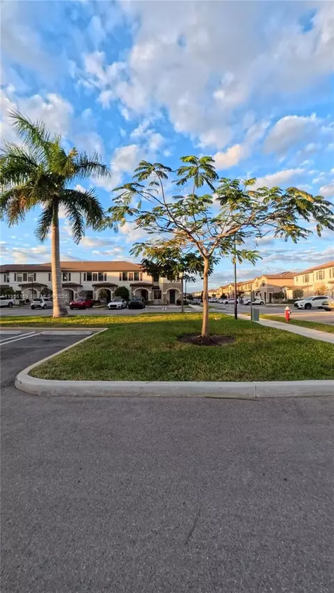 Exterior - 3410 W 112th Pl, Hialeah, FL 33018 photo 4 of 4