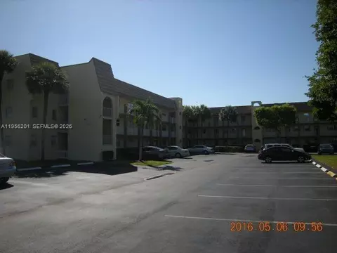 8325 Sunrise Lakes Blvd #112, Sunrise, FL 33322