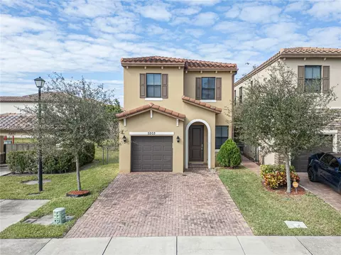 5203 NW 50th Ter, Tamarac, FL 33319