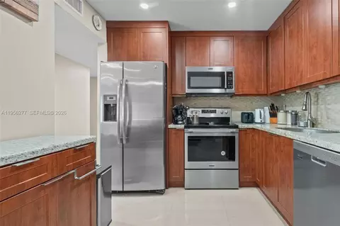 13810 SW 112th St #102, Miami, FL 33186