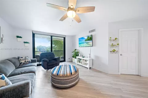 10551 W Broward Blvd #408, Plantation, FL 33324